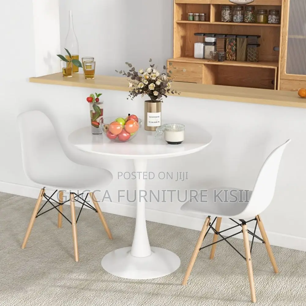 Marble Round Eames Table