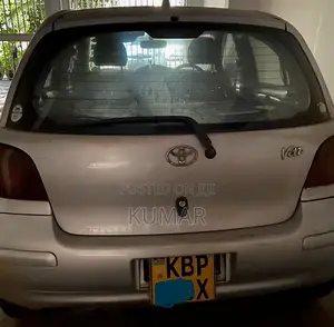 Toyota Vitz 1.0 FWD 5dr 2004 Gray