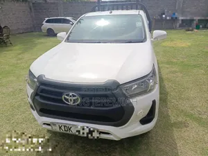 Toyota Hilux 2015 White
