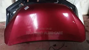 Bonnet Nissan Serena Gc27