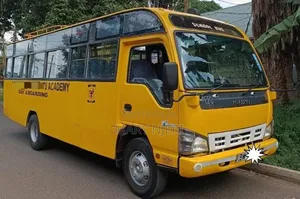 Isuzu NQR 2015 Yellow