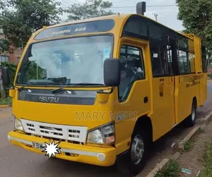 Isuzu NQR 2015 Yellow