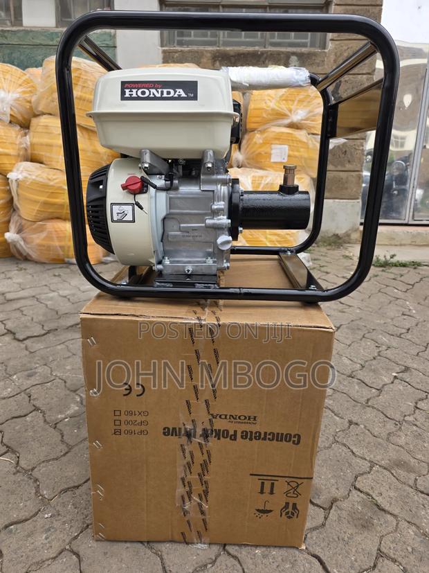 Honda Concrete Vibrator - (With Shaft)