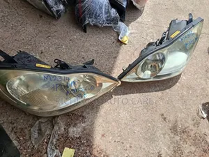Headlamp Toyota Ipsum Acm21 Part Number 44-55 Xenon