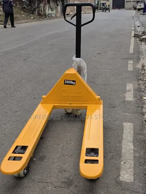 Heavy-Duty Hand Pallet Truck,wide=685mm