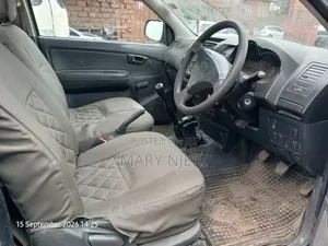 Toyota Hilux 2.5 D-4D SRX 2011 Gray