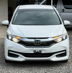 Honda Fit Shuttle 2019 White