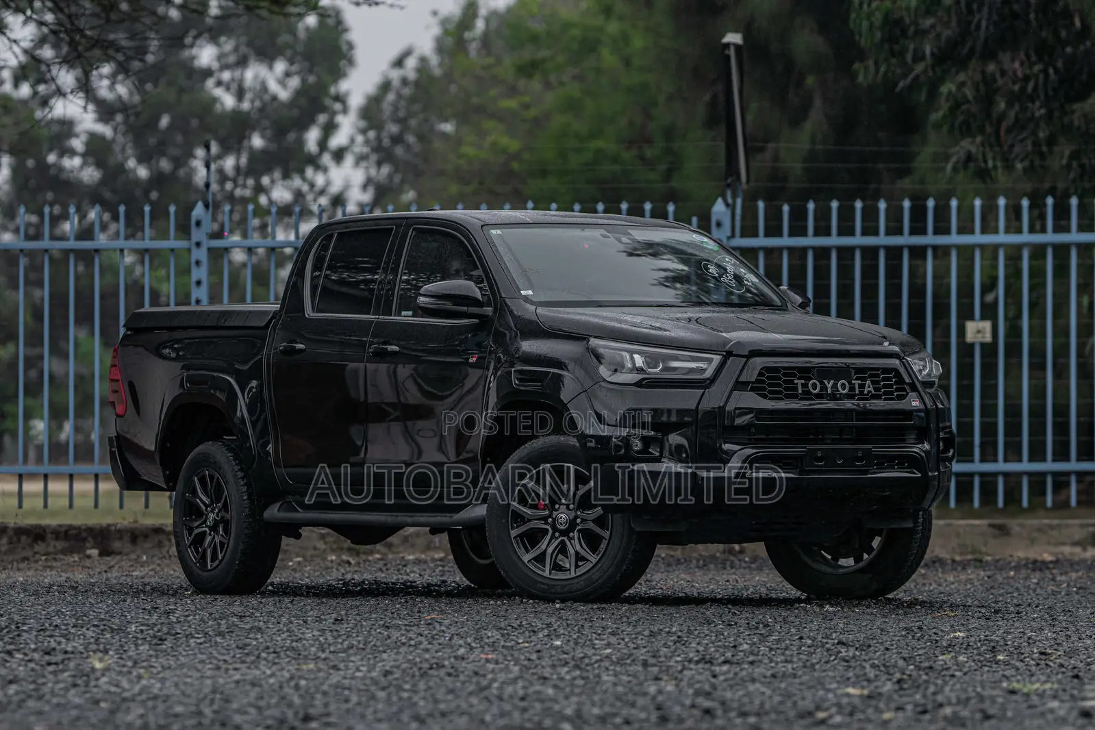Toyota Hilux 2022 Black