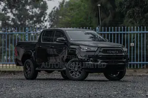 Toyota Hilux 2022 Black