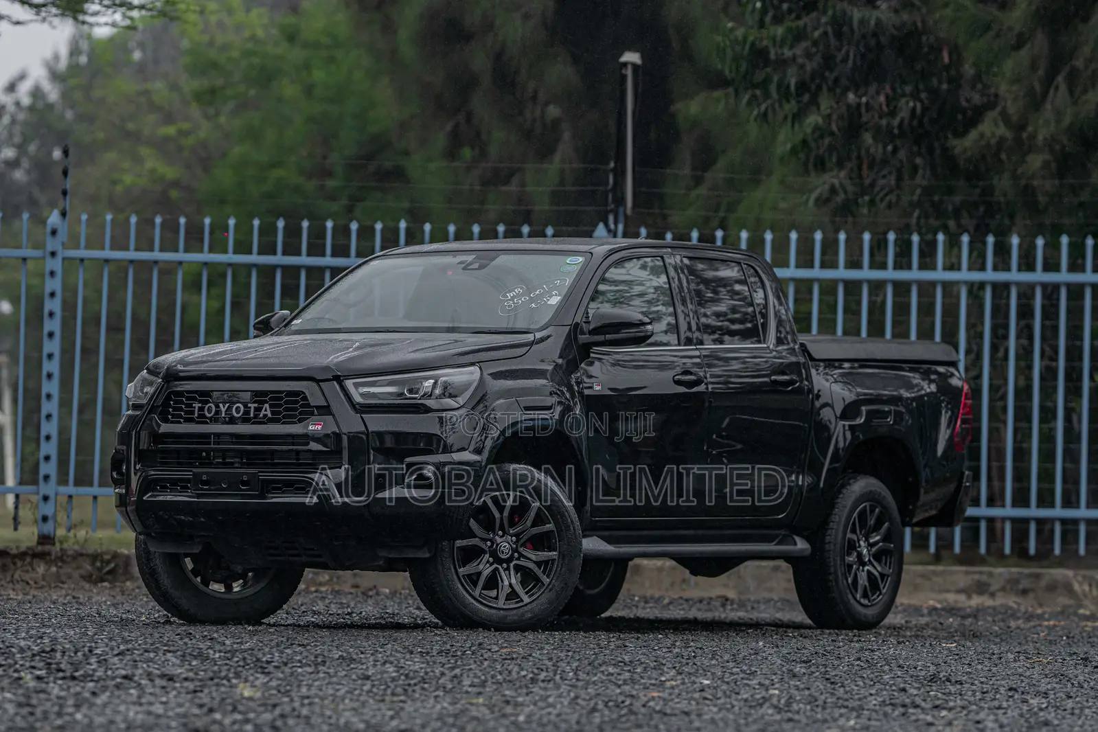 Toyota Hilux 2022 Black