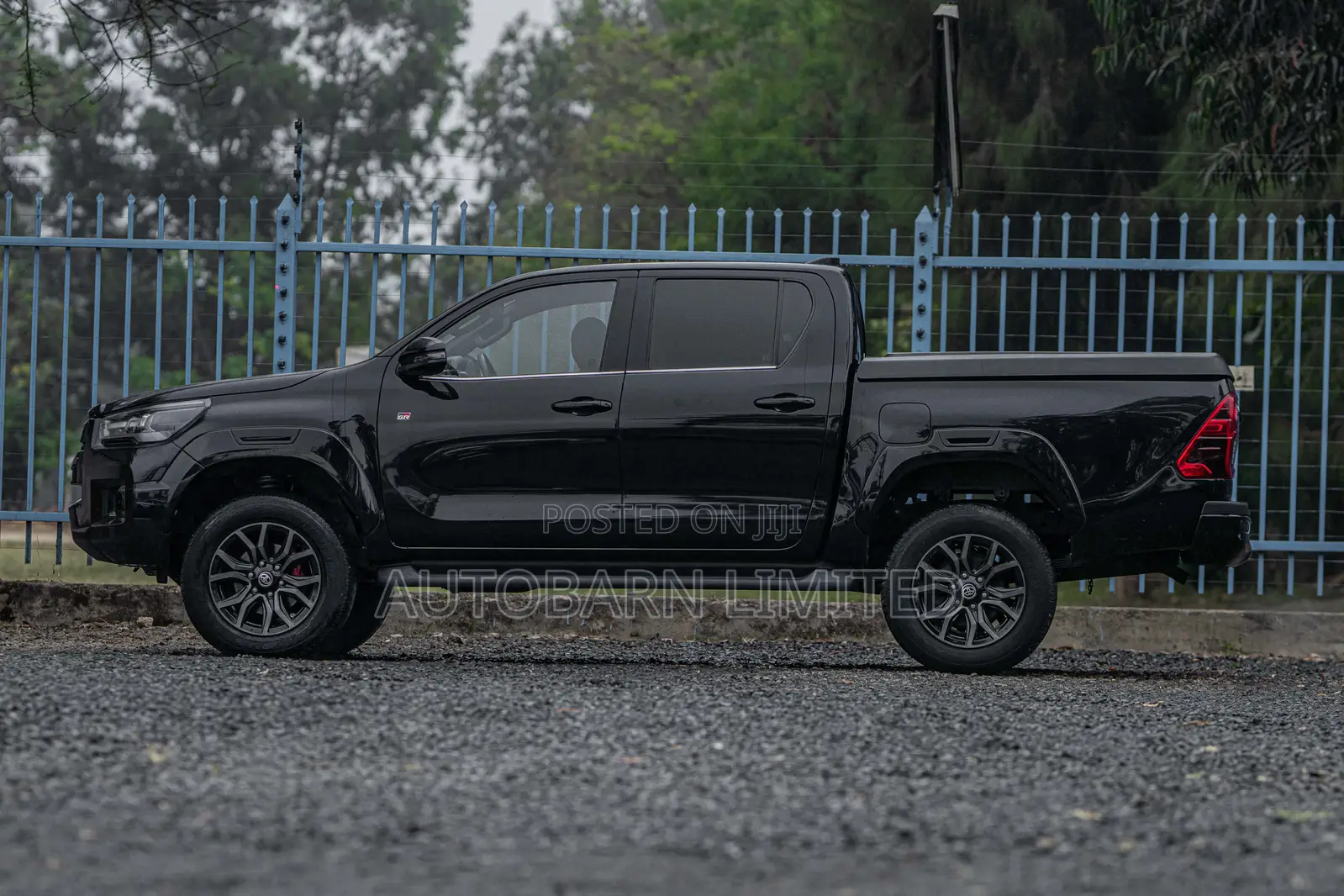 Toyota Hilux 2022 Black