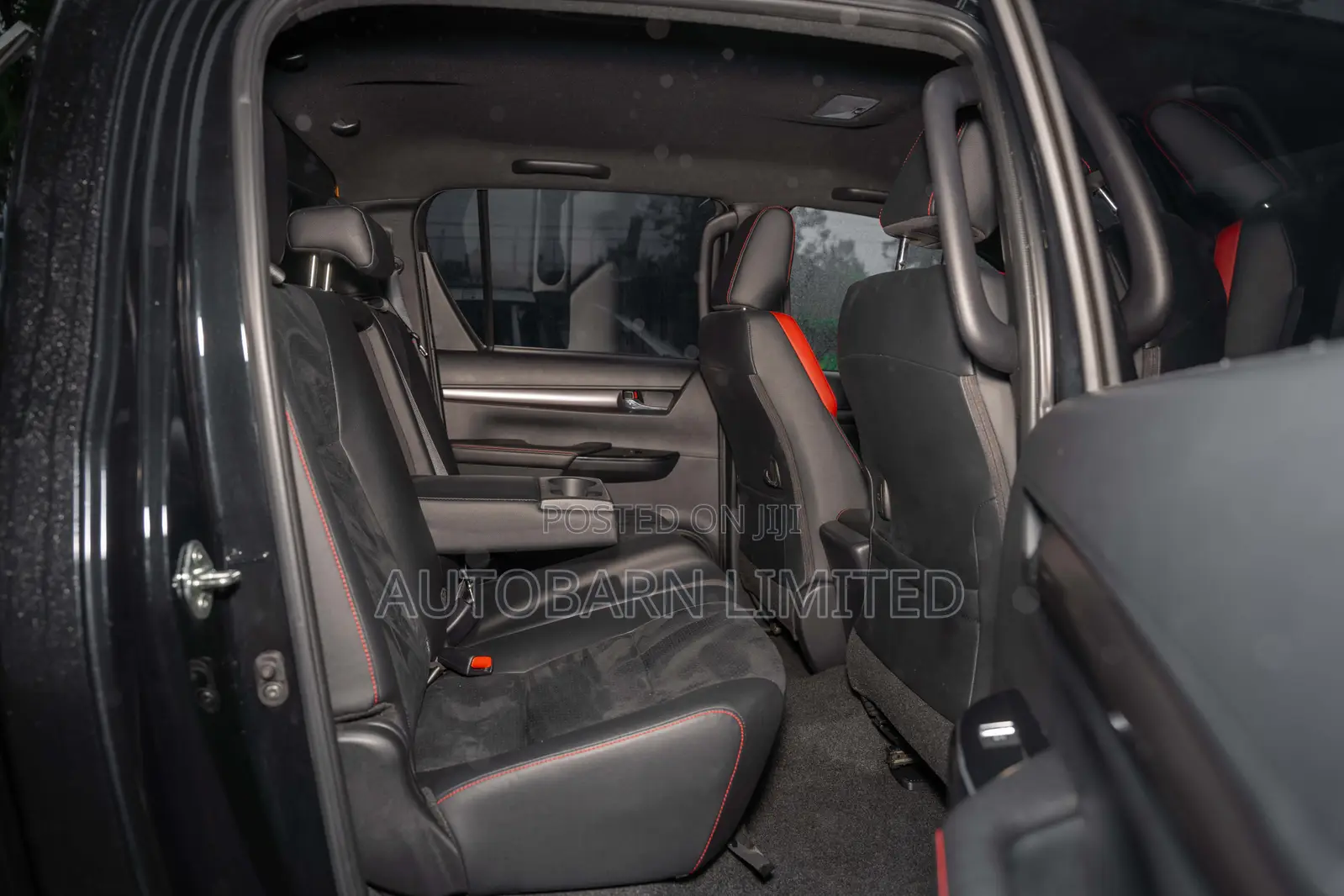 Toyota Hilux 2022 Black