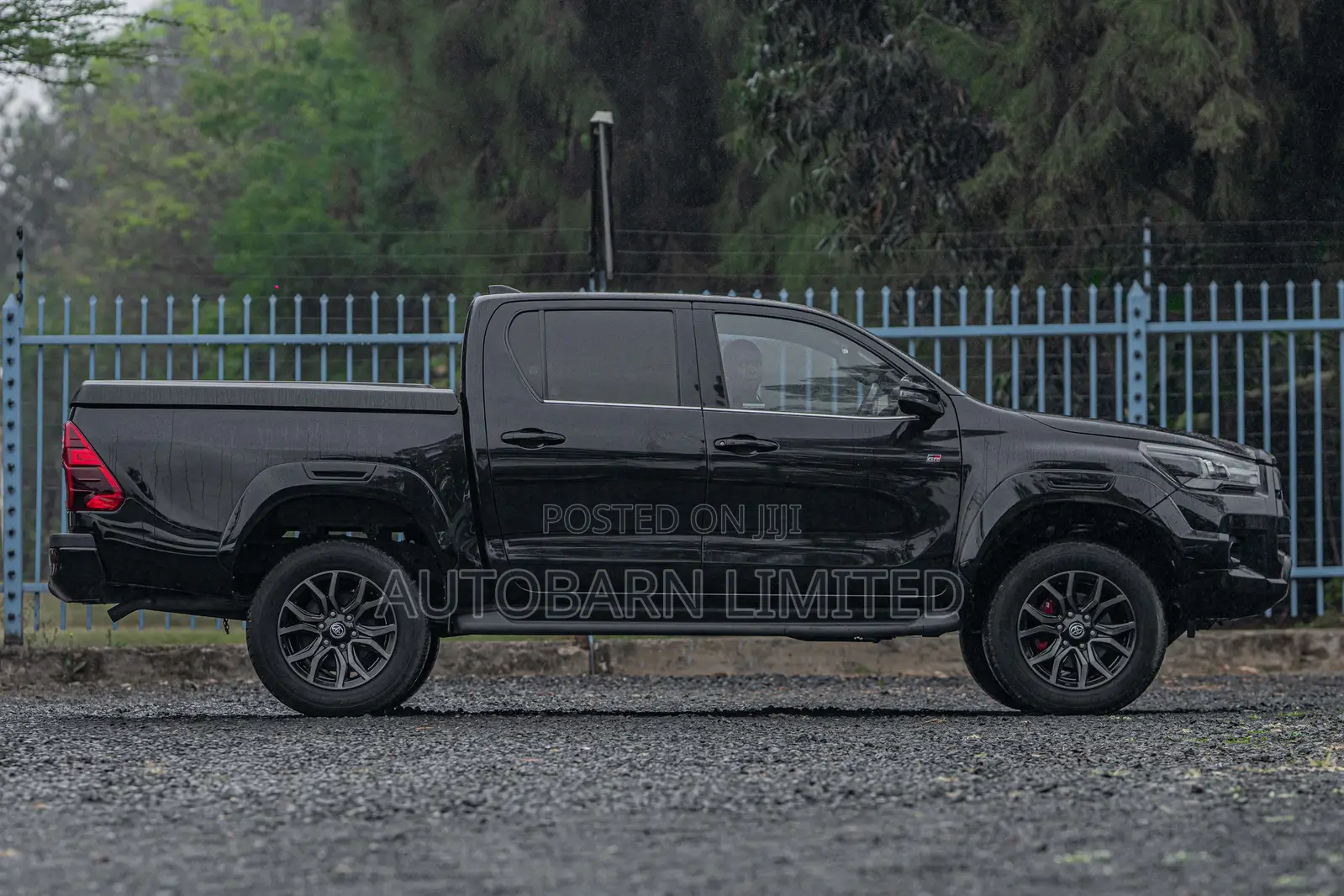 Toyota Hilux 2022 Black