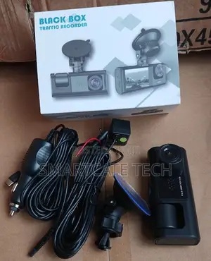 Smart 3-in-1 Dash Camera for Cars With Front Rear Cabin View