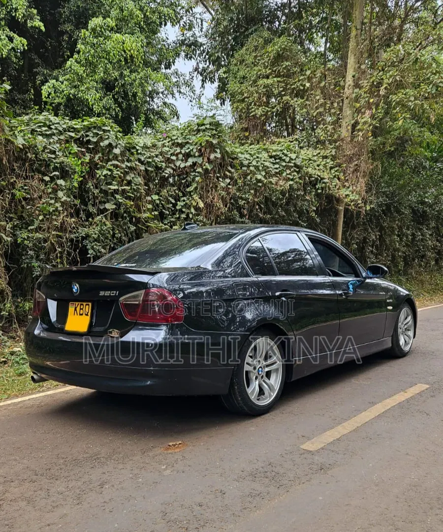 BMW 320i 2005 Black