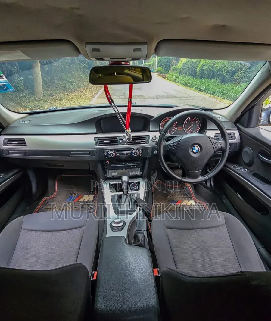 BMW 320i 2005 Black