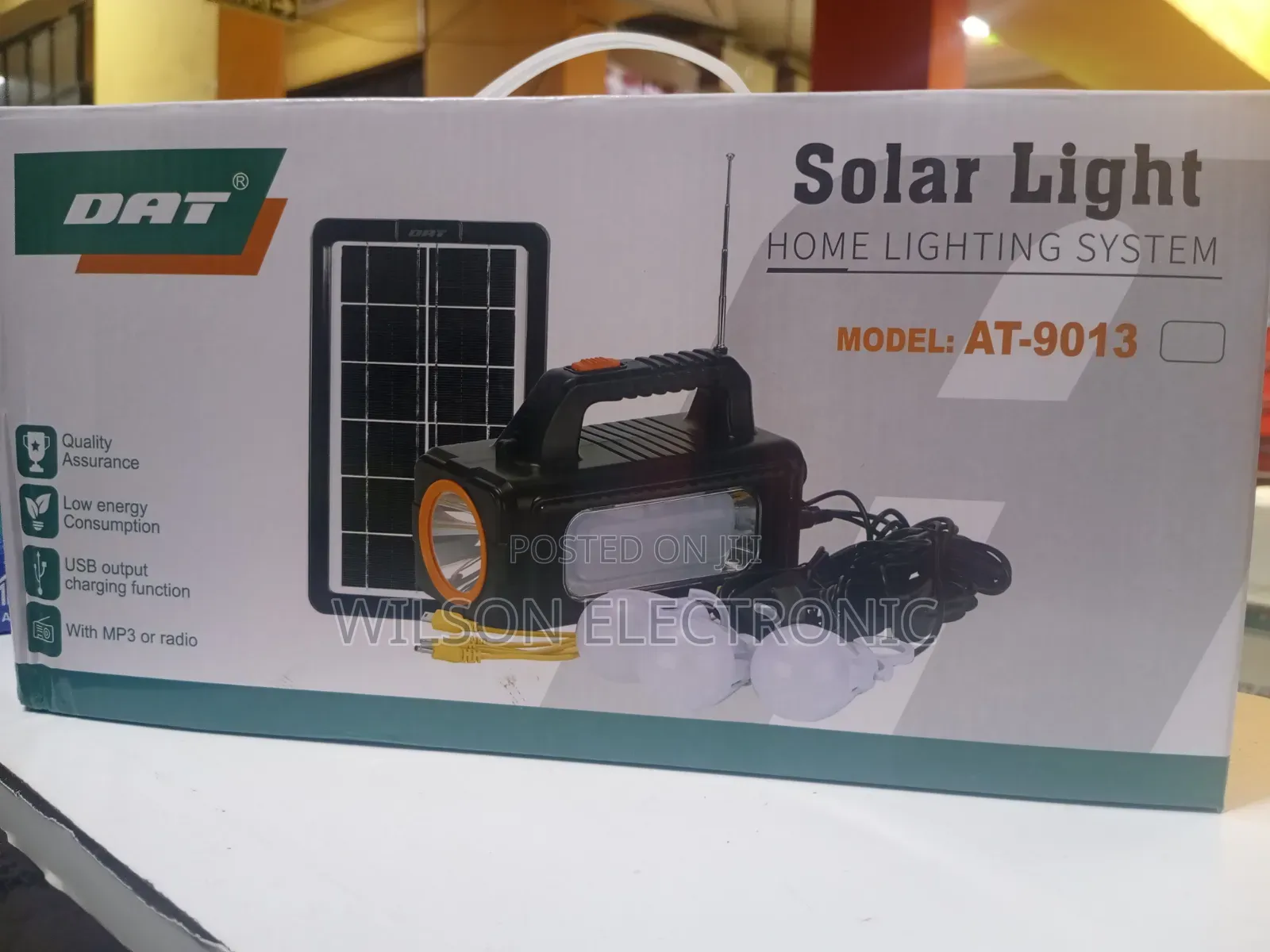 Dat Solar Rechargeable System. 4 Bulbs FM Radio