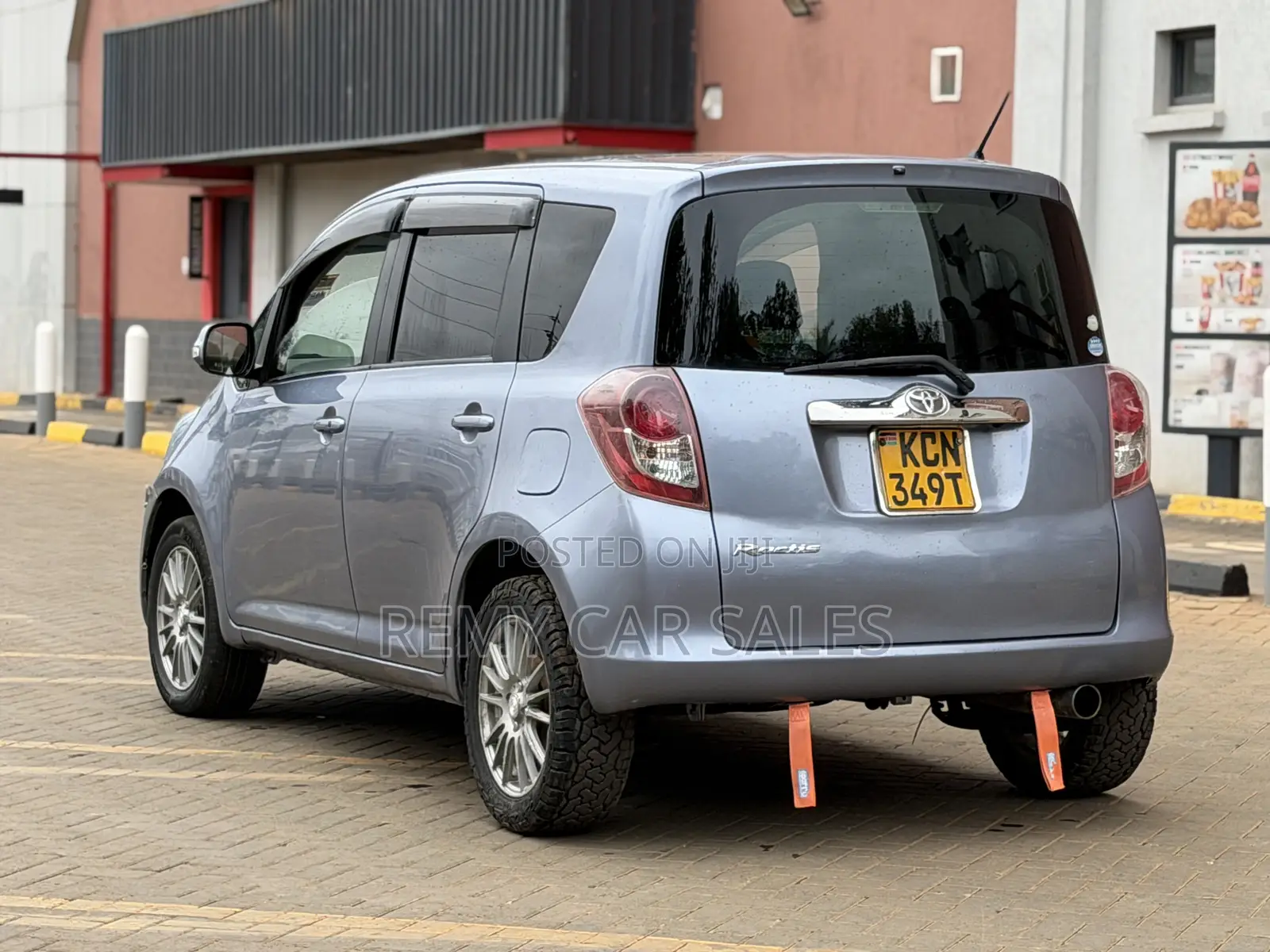 Toyota Ractis 2010 Gray