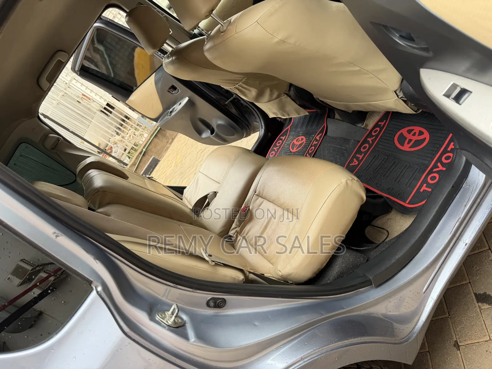 Toyota Ractis 2010 Gray