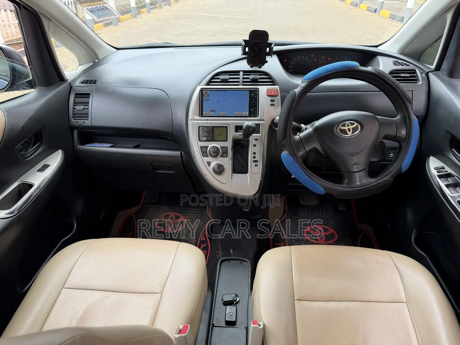 Toyota Ractis 2010 Gray