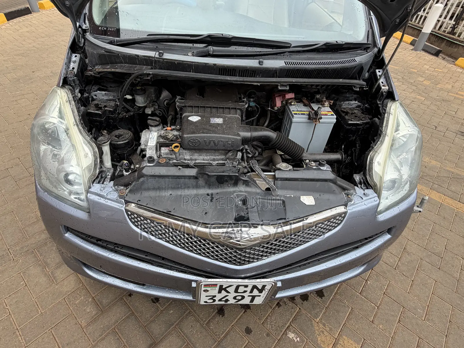 Toyota Ractis 2010 Gray