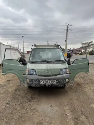 Mazda Bongo 2013 Green
