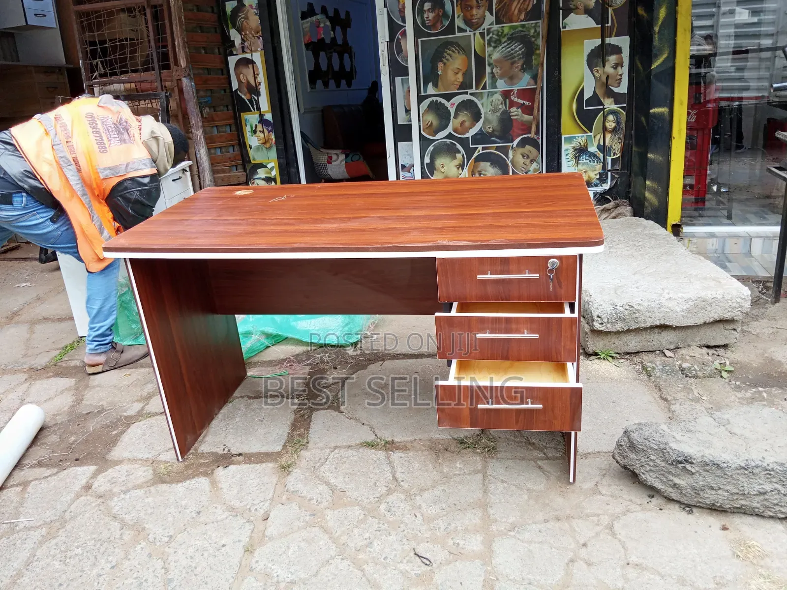 Executive 1.4 MTRS Modern Desk