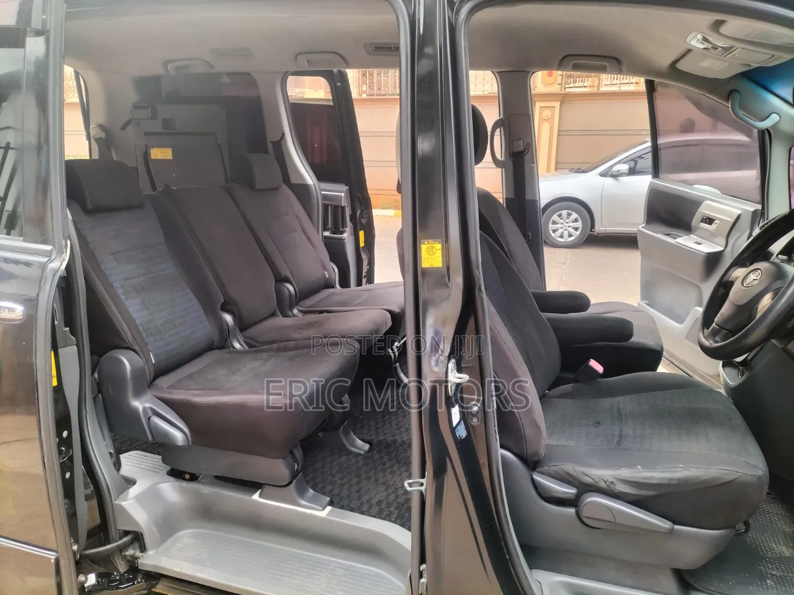 Toyota Voxy 2010 Blue
