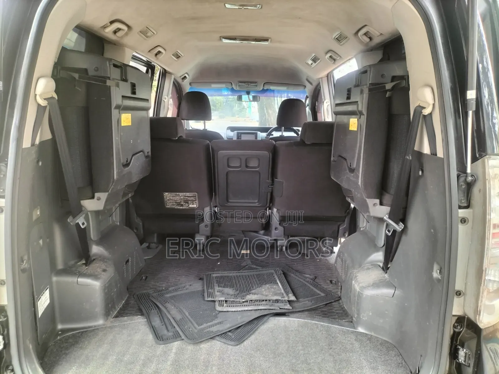 Toyota Voxy 2010 Blue