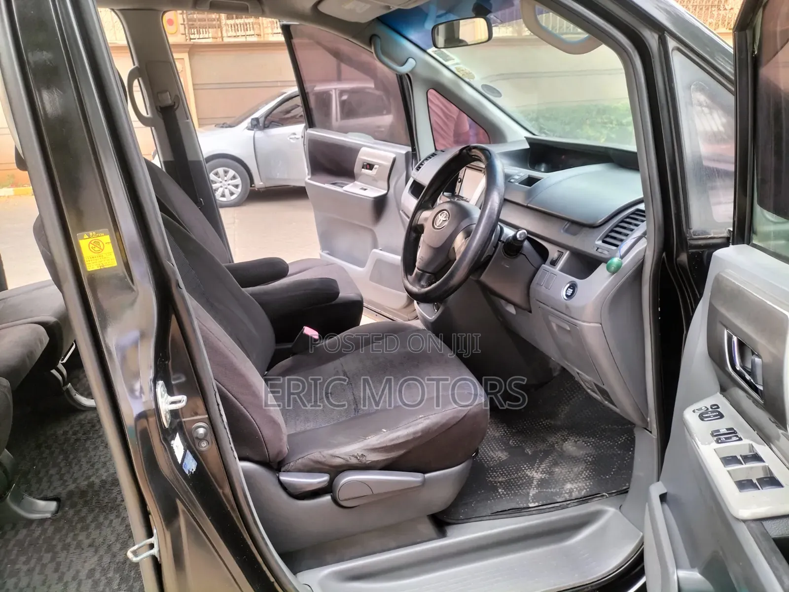 Toyota Voxy 2010 Blue