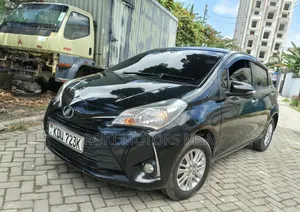Toyota Vitz 2015 Black