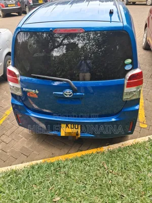 Toyota Spade 2018 Blue