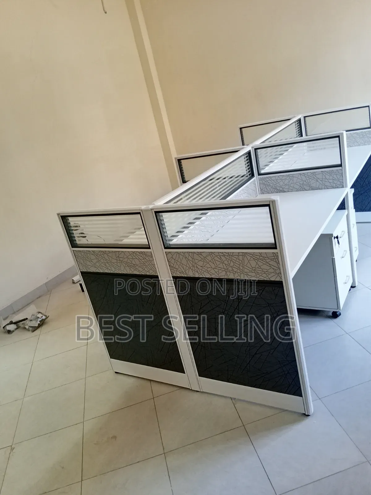 White Black 4 Way Working Station