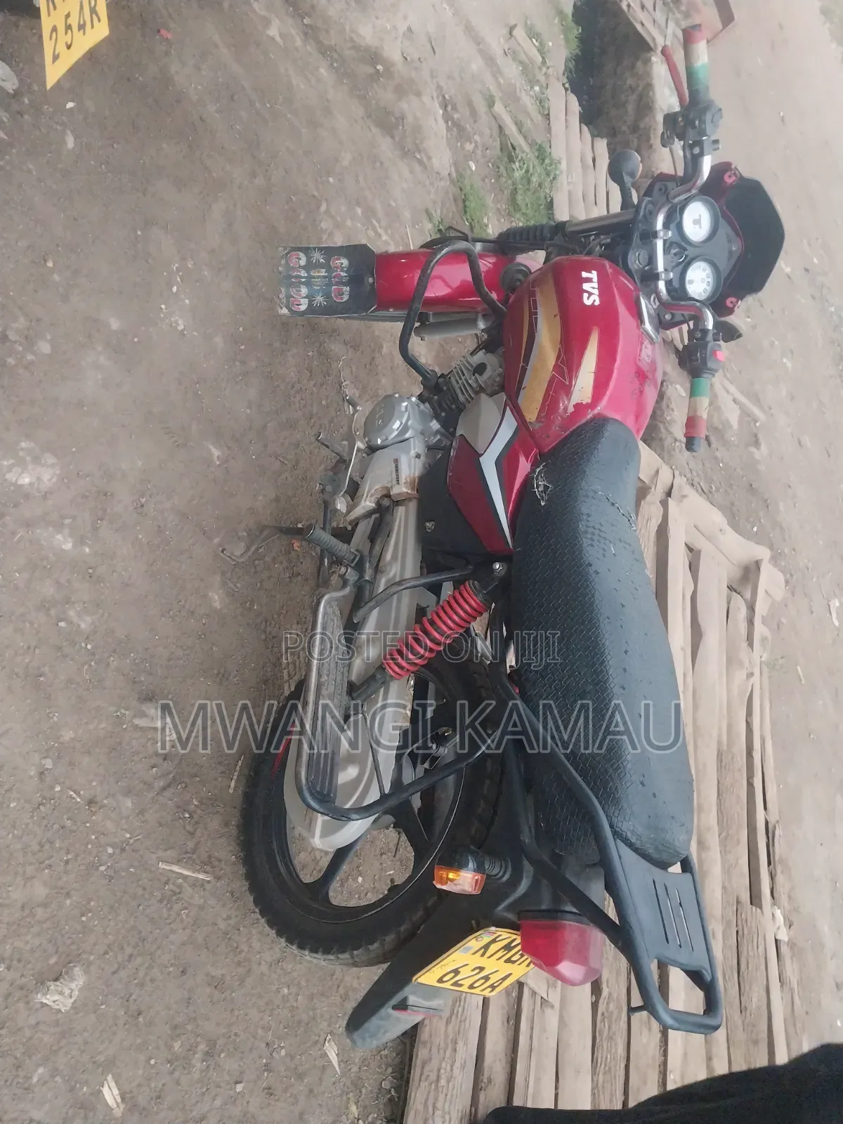 TVS HLX Plus ES 2025 Red