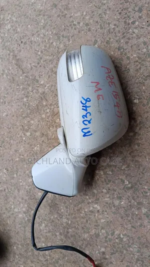 Sidemirror Toyota Blade RHS White With Indicator and 7wire
