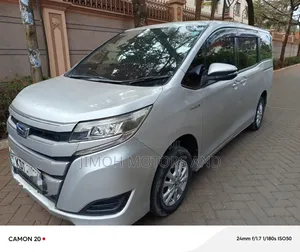 Toyota Noah 2019 Silver