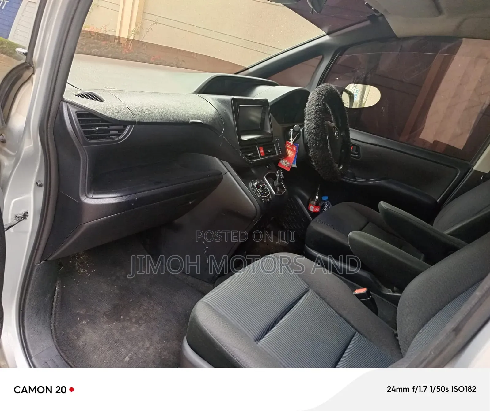Toyota Noah 2019 Silver