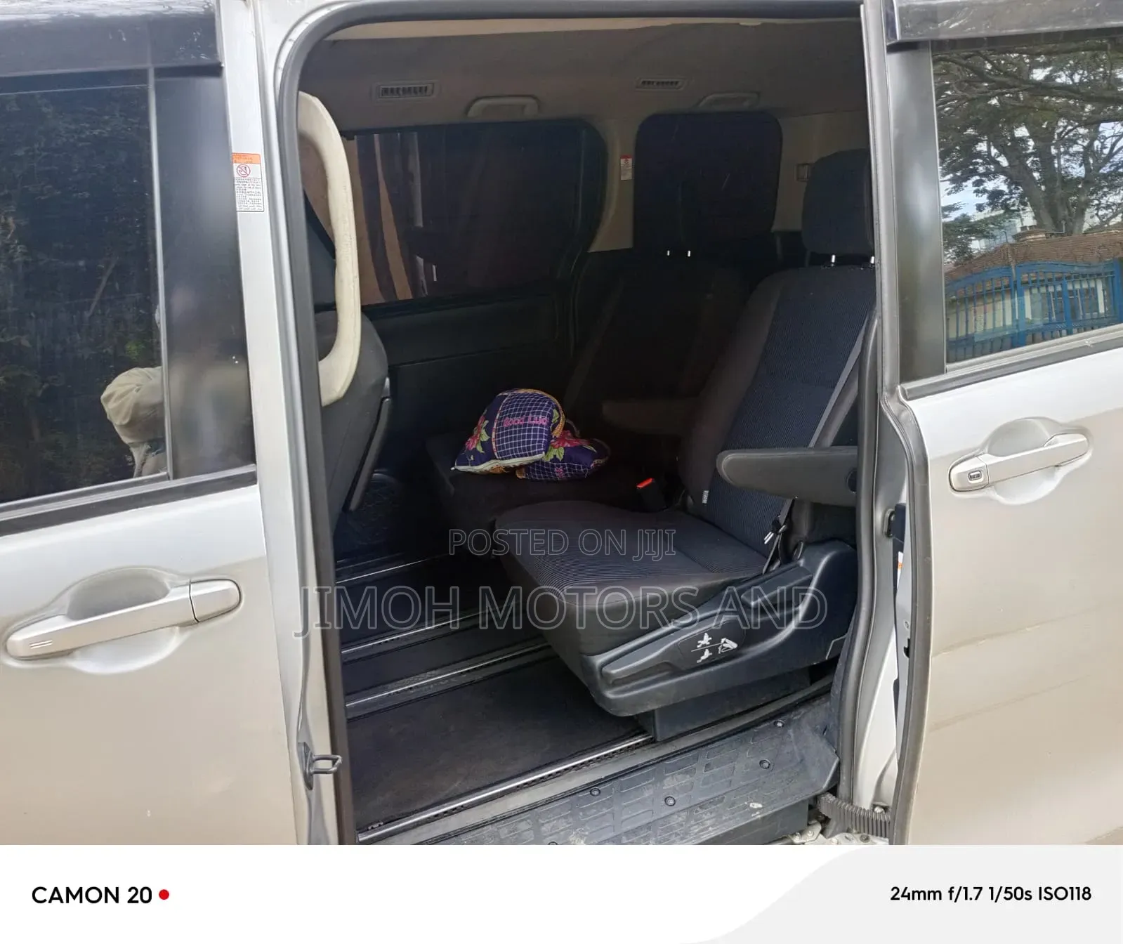 Toyota Noah 2019 Silver