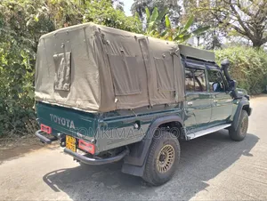 Toyota Land Cruiser 2014 Green