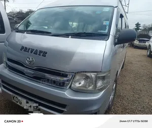 Toyota HiAce 2014 Silver