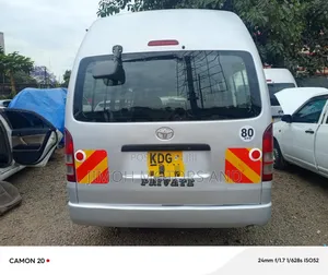 Toyota HiAce 2014 Silver
