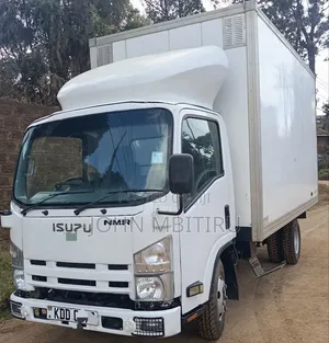 Isuzu NMR Fiber Body 2021 White