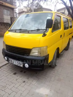 Nissan Caravan 2006 Yellow