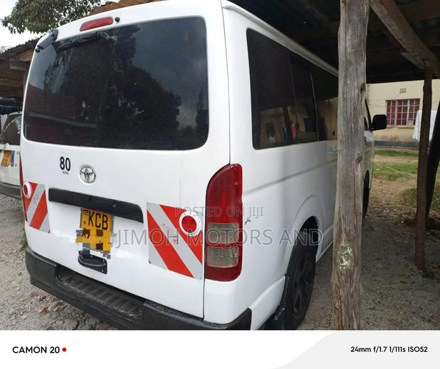 Toyota HiAce 2008 White - thumbnail 2