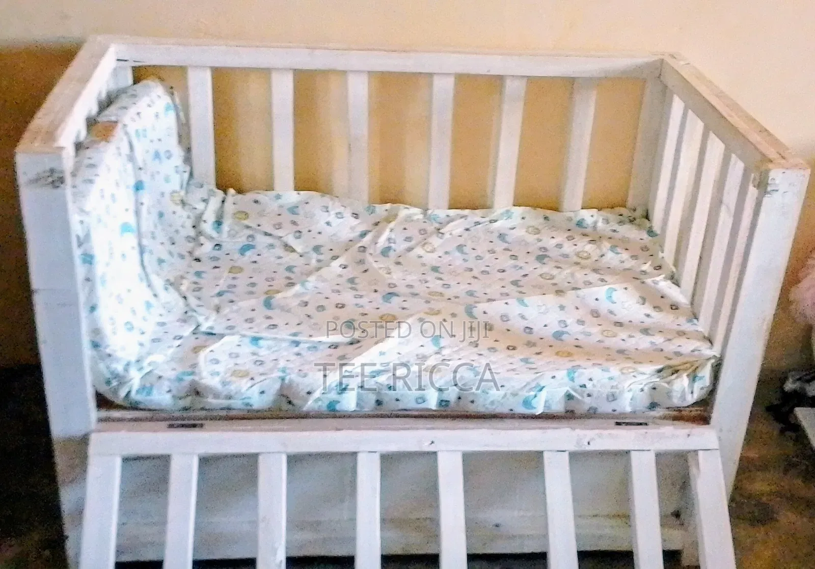 Baby Cot Only Used for 3 Months Dm for Price Negotiation