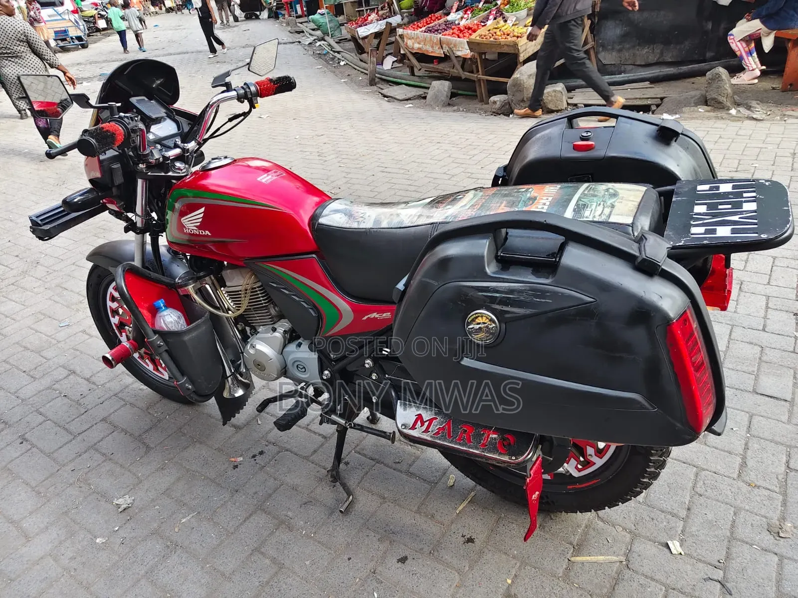 Honda CB 2025 Red