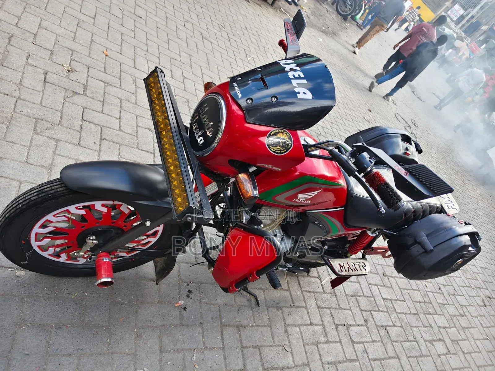 Honda CB 2025 Red