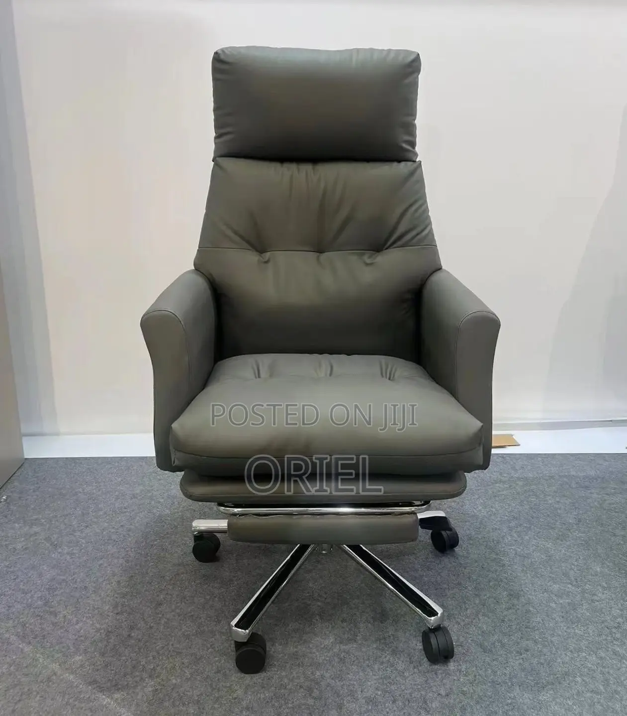 High Back Swivel Office Chair : Executive Office Desk Chair