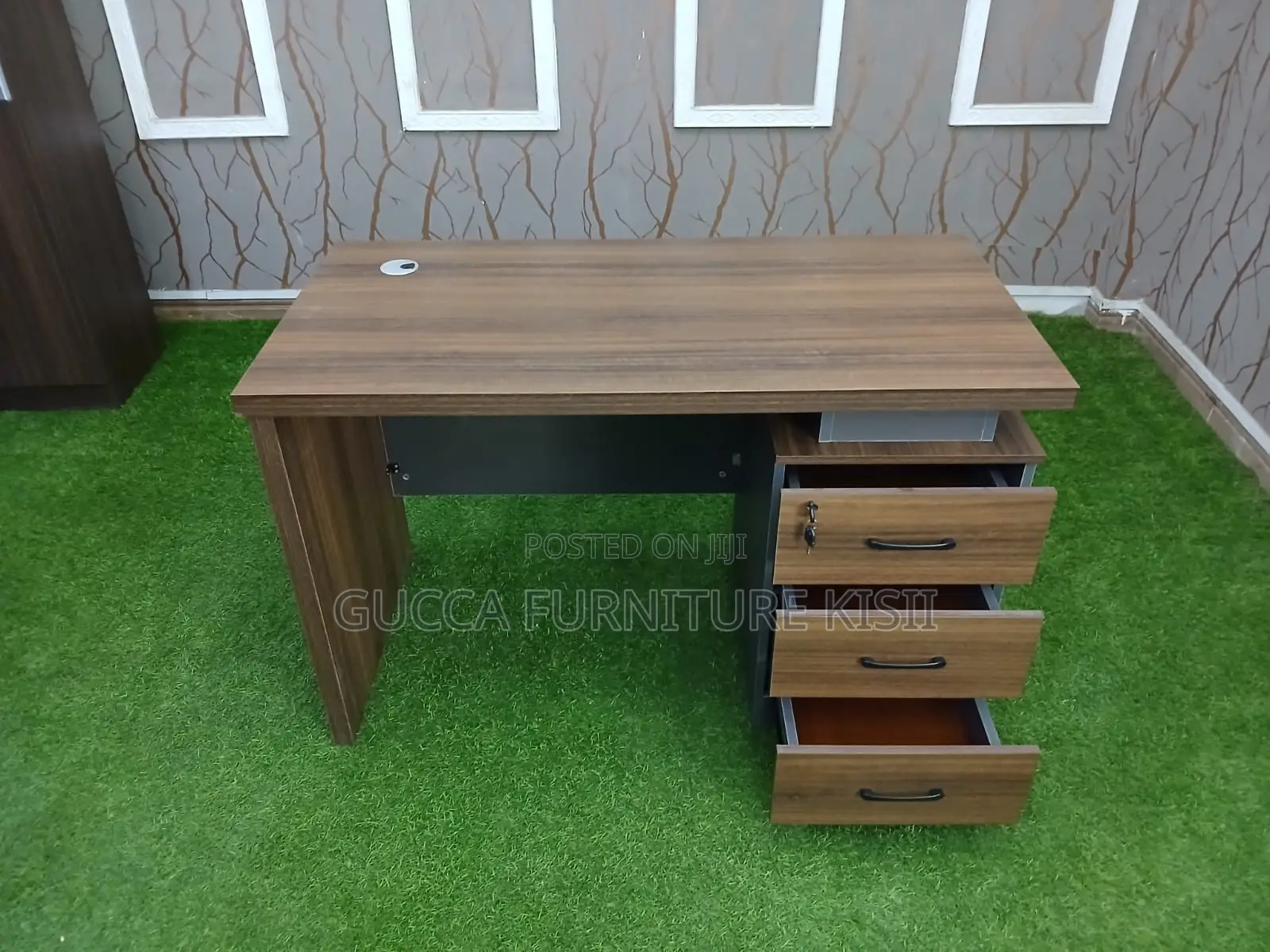 1.2M Executive Office Desk With 3-Drawers