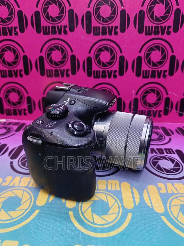 Sony A3000 Mirrorless Camera - thumbnail 2